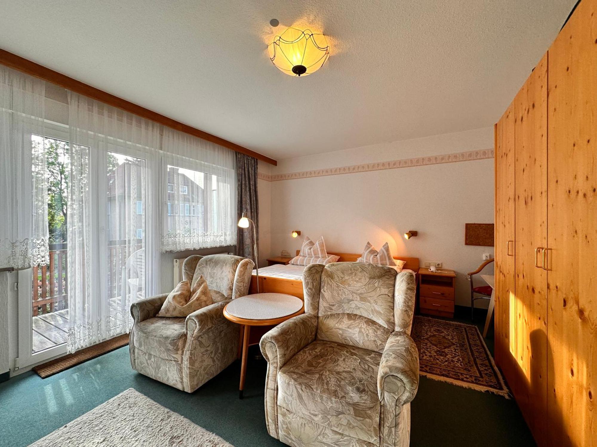 Pension Zum Loewen, Parkplatz, Fruehstueck, Wlan, Zentral Бад-Штебен Экстерьер фото