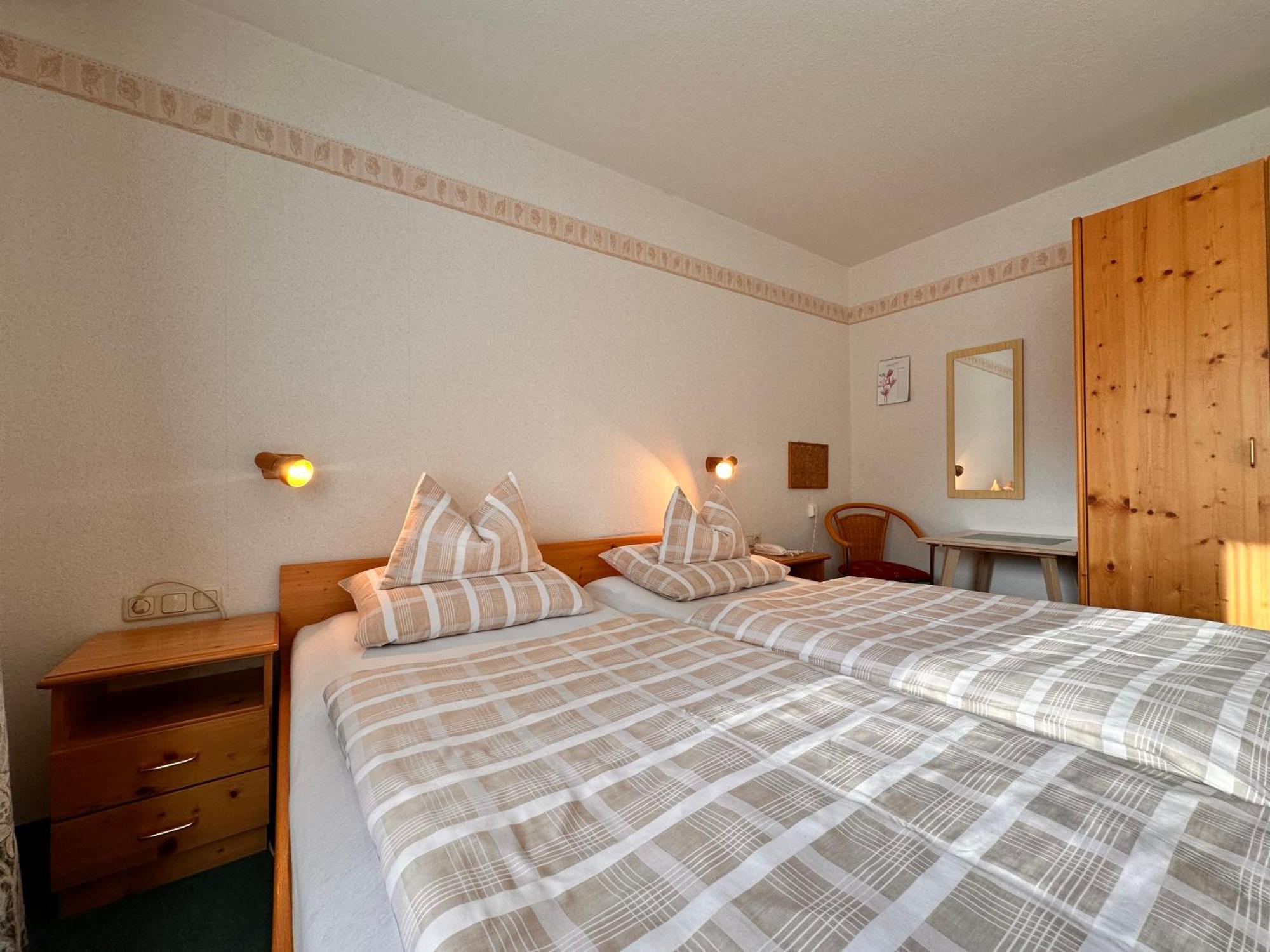 Pension Zum Loewen, Parkplatz, Fruehstueck, Wlan, Zentral Бад-Штебен Экстерьер фото