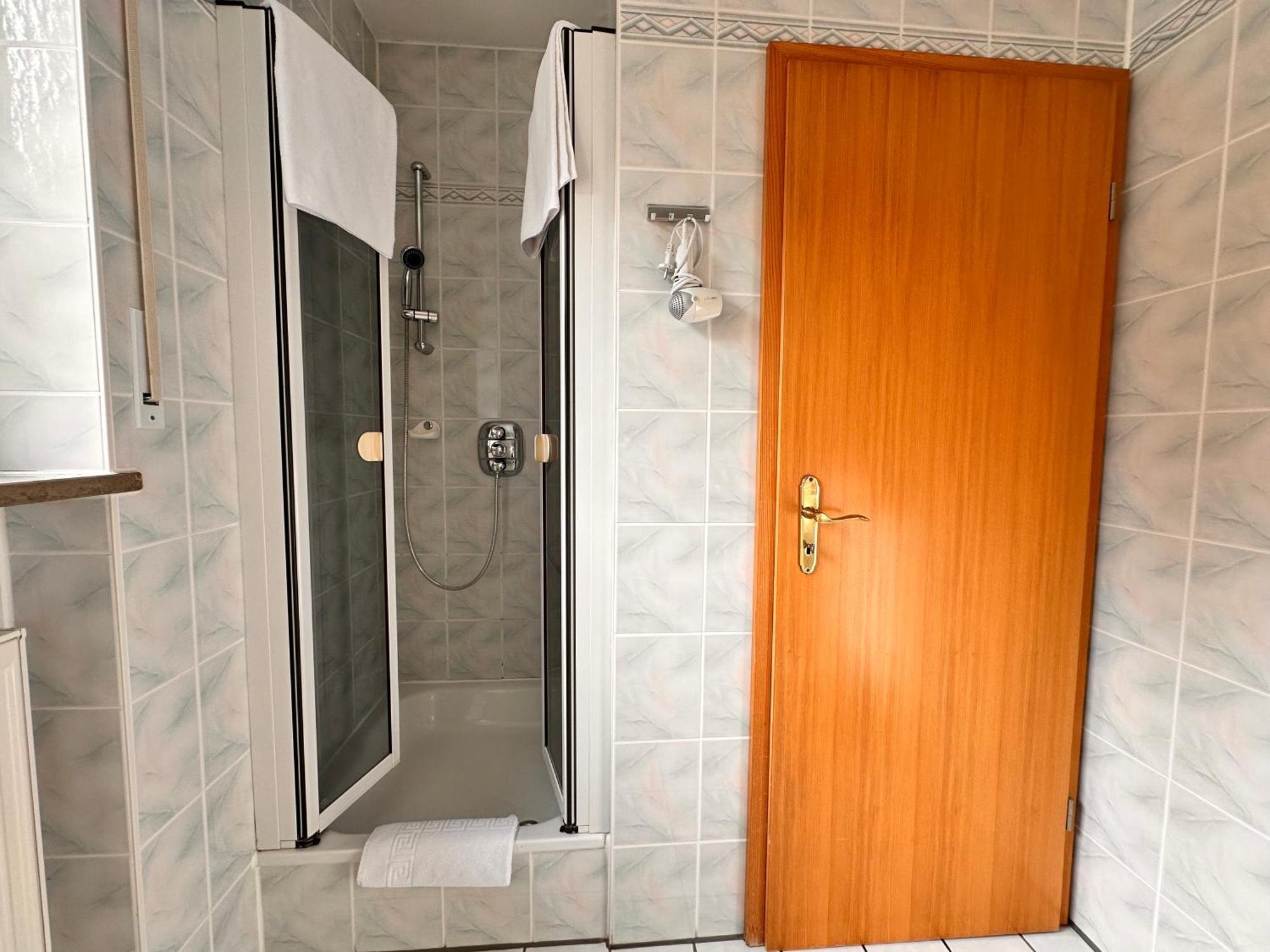 Pension Zum Loewen, Parkplatz, Fruehstueck, Wlan, Zentral Бад-Штебен Экстерьер фото